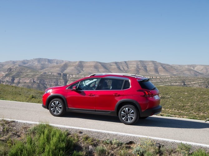Peugeot представила новое поколение кроссовера Peugeot 2008